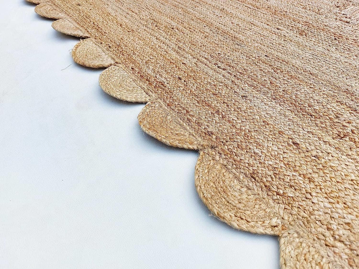 2x3 Scalloped Handwoven Jute Rug